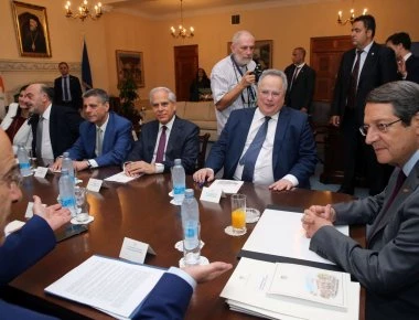 Η ελληνορωσική κρίση μεταφέρεται στην Κύπρο! - Μόσχα προς Λευκωσία: «Σας συμβουλεύουμε να μην κάνετε ότι και ο Τσίπρας»